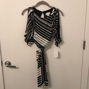 NWT Jessica Simpson dress size xs black white